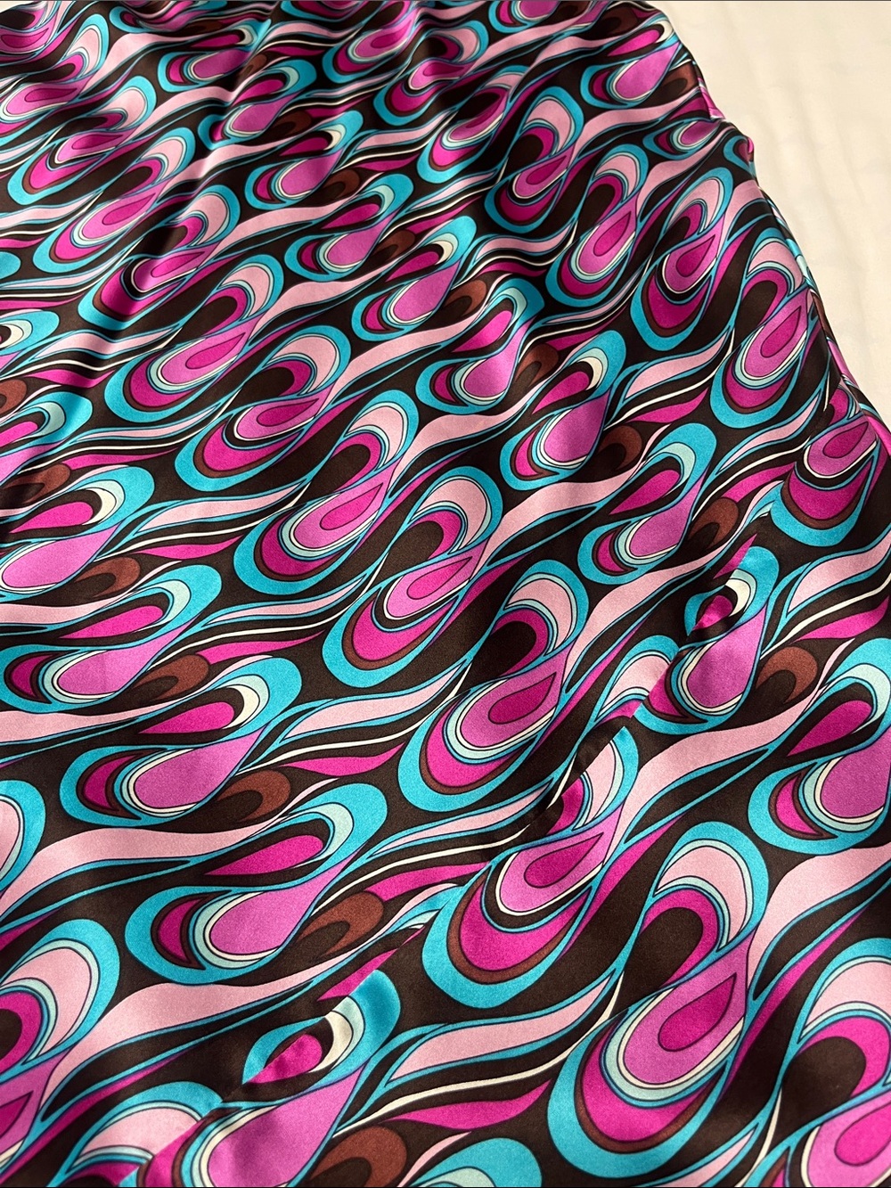 100% Silk Laundry By Shelli Segal Swirl Pattern Halter Dress. - Picture 2 of 9